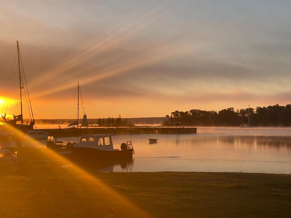 Baddeck Inlet The Water'S Edge Inn & Gallery מראה חיצוני תמונה